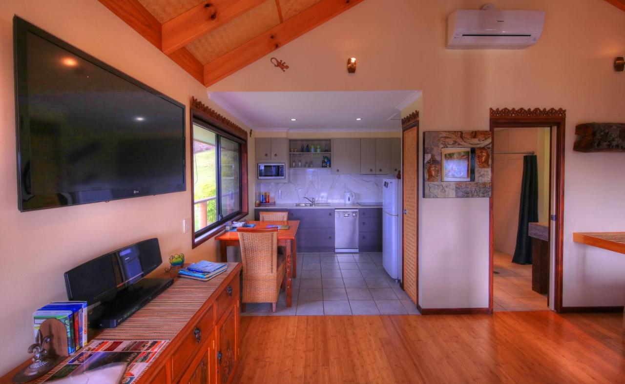 มาเลนี่ทรอปิคอลรีทรีท Bed & Breakfast เมลเลนี ภายนอก รูปภาพ
